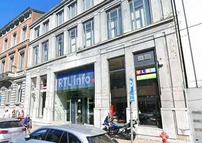 écran LED en vitrine pour Sud Presse à Liège