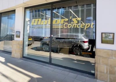 Écrans LED pour concession automobile