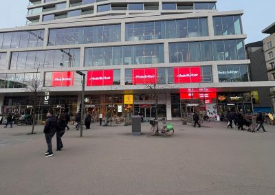 vitrine LED transparente – MediaMarkt Anvers